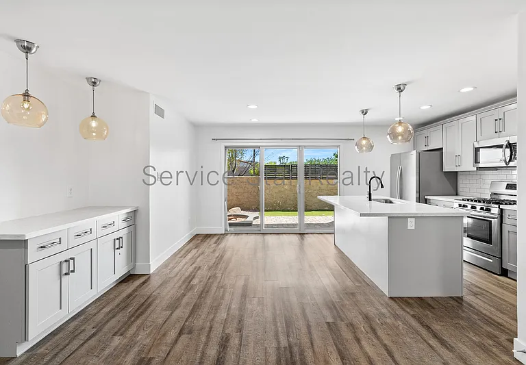 4950 N Miller Rd #104 — Photo 7