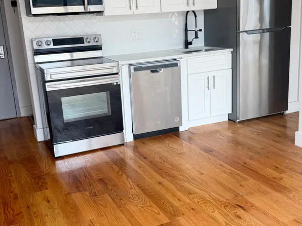 42 Grove Street image 2 of 10