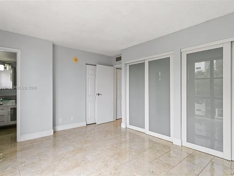 17021 N Bay Rd #429 — Photo 32