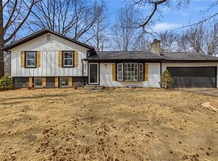 1232 Old Manor Rd, Liberty, MO 64068