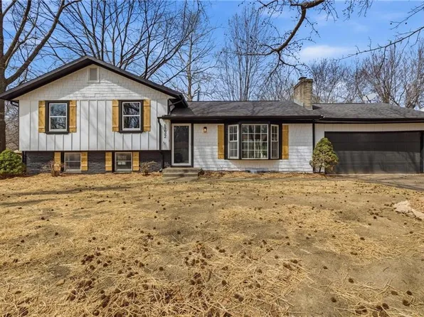 1232 Old Manor Rd, Liberty, MO 64068