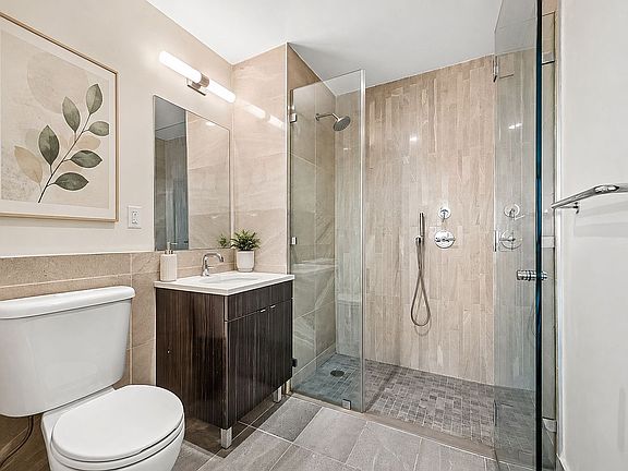 5th image of 2519 43rd Ave #801