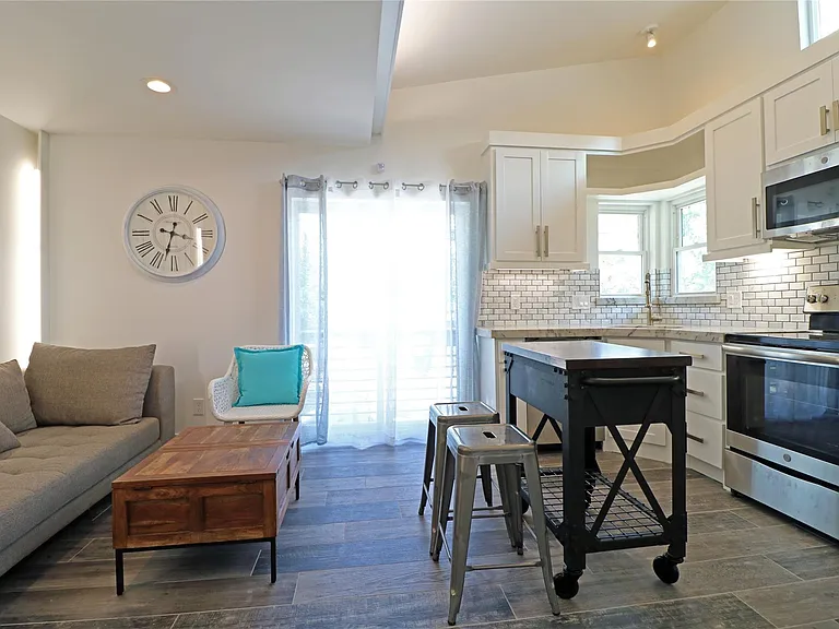 2310 McDuffie St #G7 — Photo 8