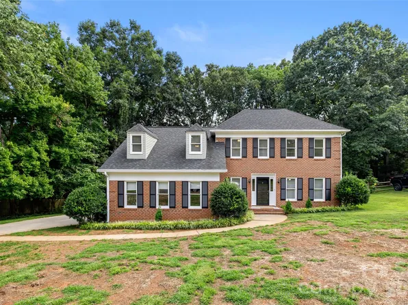 13110 Graymist Dr, Charlotte, NC 28215