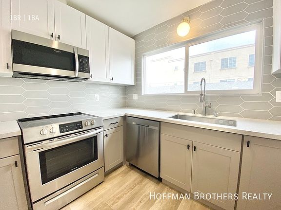 3rd image of 6350 Willoughby Ave #9A