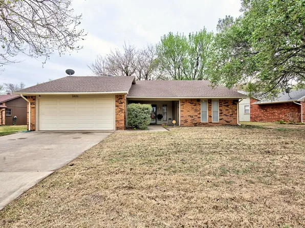 2822 Wagon Trl, Enid, OK 73703