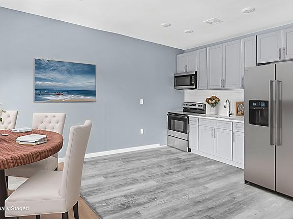 3rd image of 85 William St #1