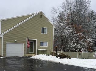 10 McQuade Brook Rd, Bedford, NH 03110