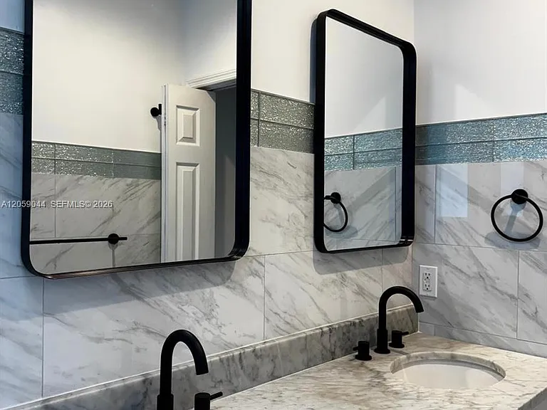 234 Washington Dr — Photo 10