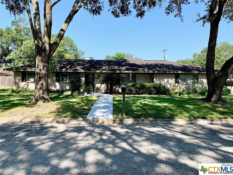 515 Nancy St Edna TX 77957 Zillow