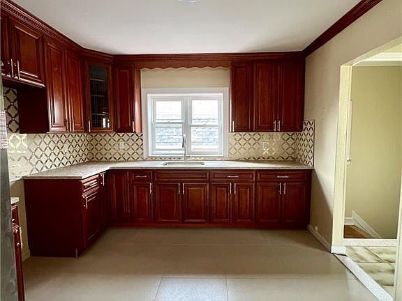 3rd image of 748 E 86th St Floor 2