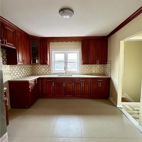 748 E 86th St #2 — Photo 3