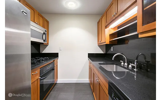 Rented by Douglas Elliman | media 21