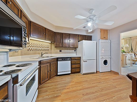 5th image of 111 Acacia Dr APT 113