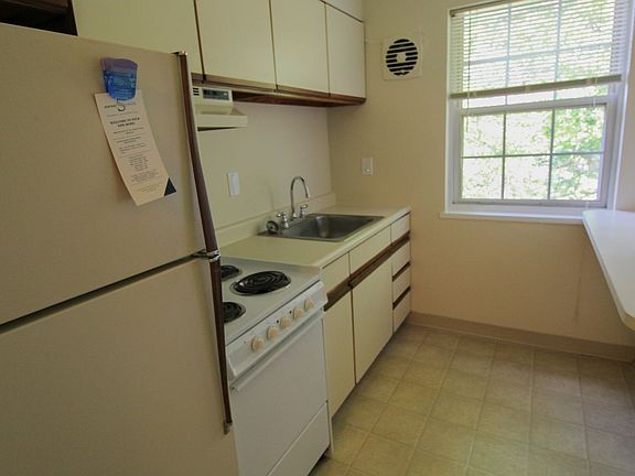 2nd image of 824 Ohio River Blvd #C10