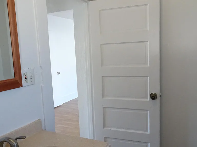 2048 E 3rd St #2048 — Photo 25