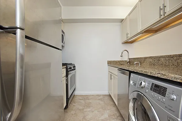 Rented by RELO REDAC INC. | media 5