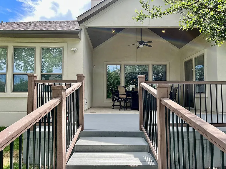 205 Barefoot Park Ln — Photo 29