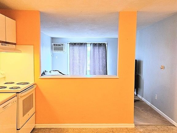 4th image of 145 Essex Ave APT 322