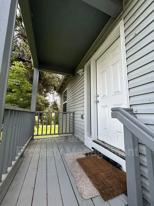 4 bed, 2.0 bath, $3,095 — Photo 4