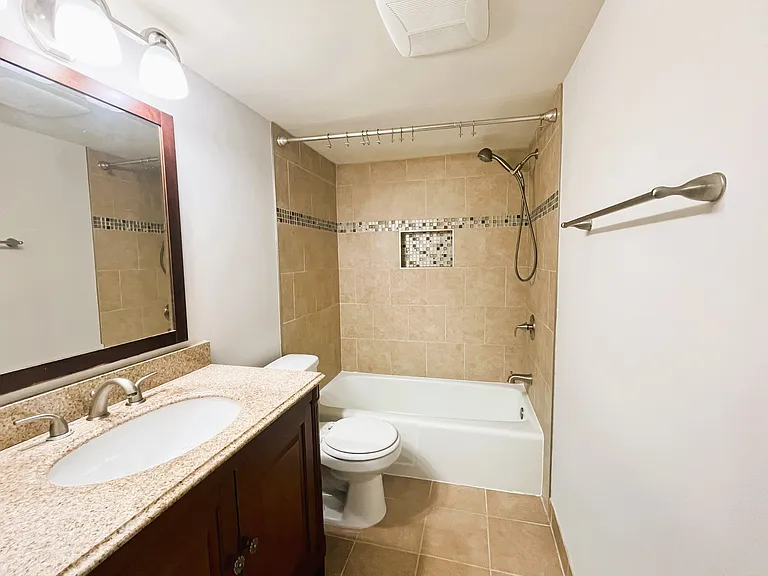 1538 Northgate Sq #12 — Photo 8