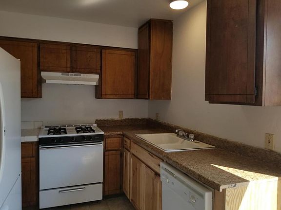 2nd image of 888 Greenfield Ave APT J