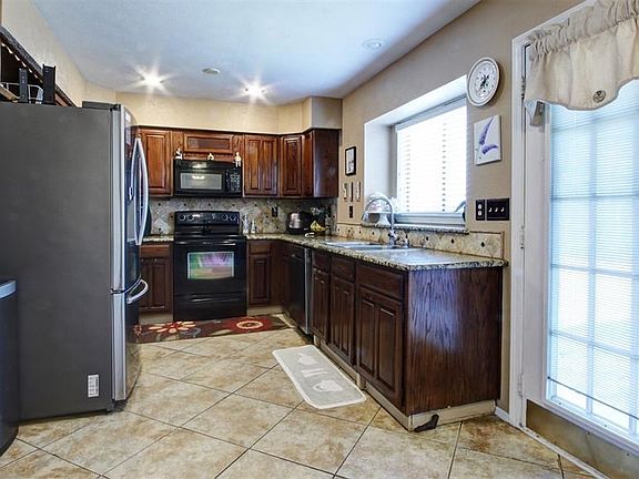 2nd image of 4044 Churchill Dr