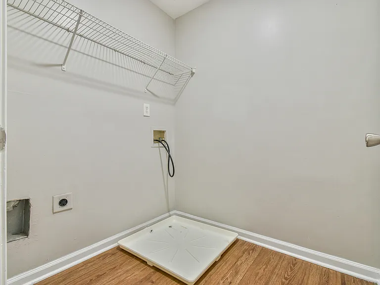 2529 Emma Way — Photo 28