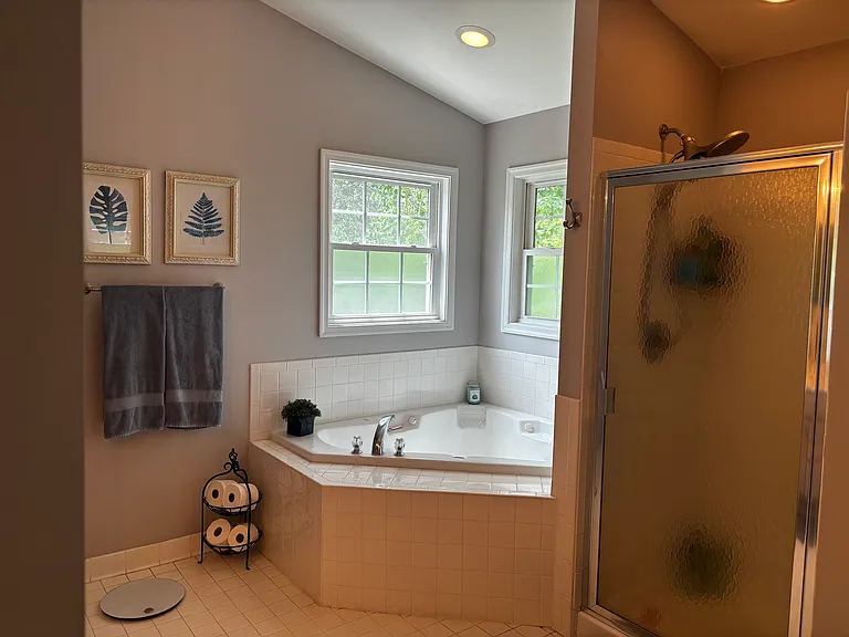 6367 N Nottingham St — Photo 11