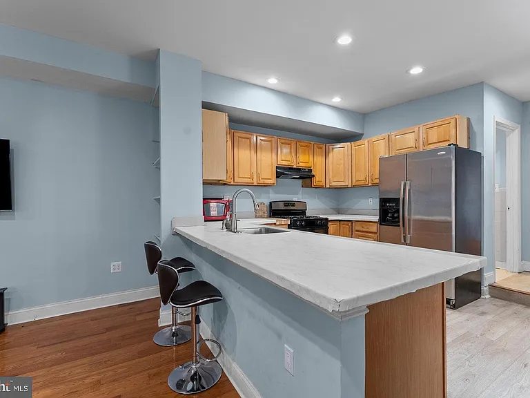 1818 E Pratt St #A — Photo 16