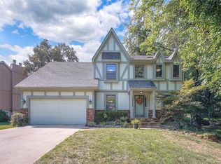 8318 Acuff Ln, Lenexa, KS 66215