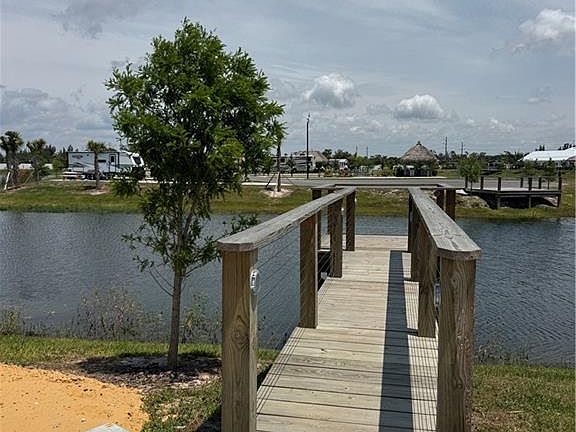 3rd image of 253 Horizon RD