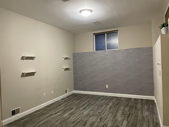 3rd image of 151A Waterbury Ave #1