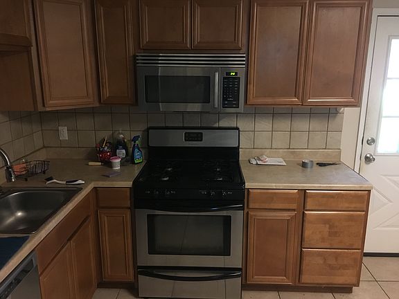3rd image of 2705 Radcliffe Dr