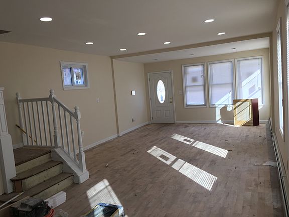 5th image of 11622 171st St