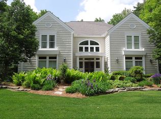 6980 Lakemont Cir, West Bloomfield, MI