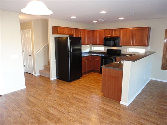 4th image of 21704 W Hess Ave