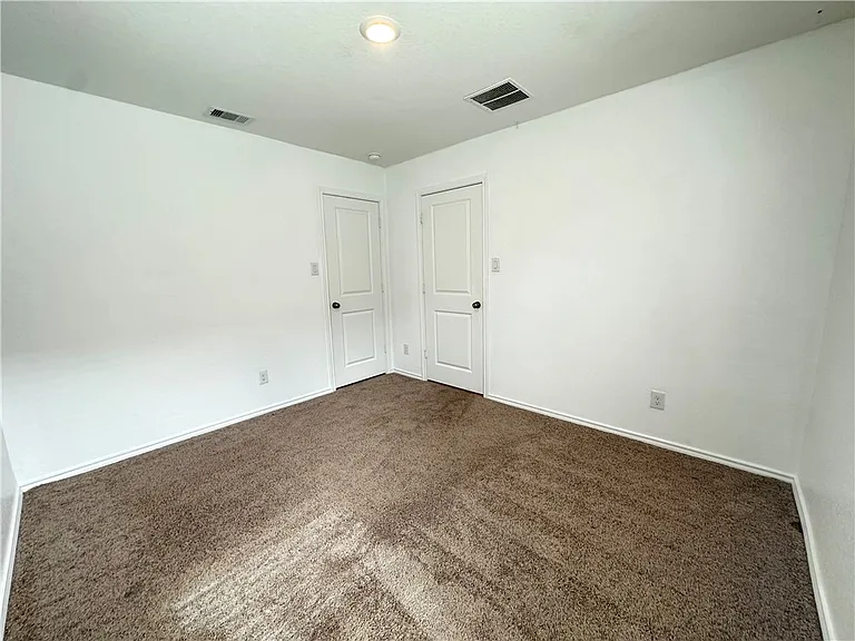 1203 Athena Dr — Photo 35