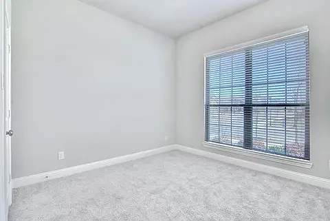 2417 Griffith Park Dr — Photo 10