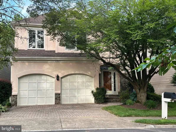 2903 Langholm Pl, Vienna, VA 22181