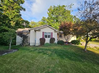 1247 Applejack Dr, Erie, PA