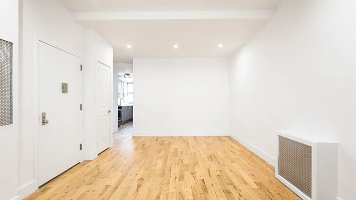 Rented by Nooklyn NYC LLC | media 35