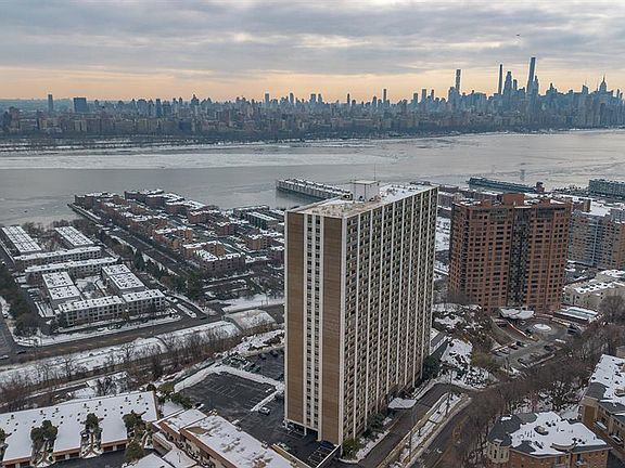 3rd image of 250 Gorge Rd APT 8J