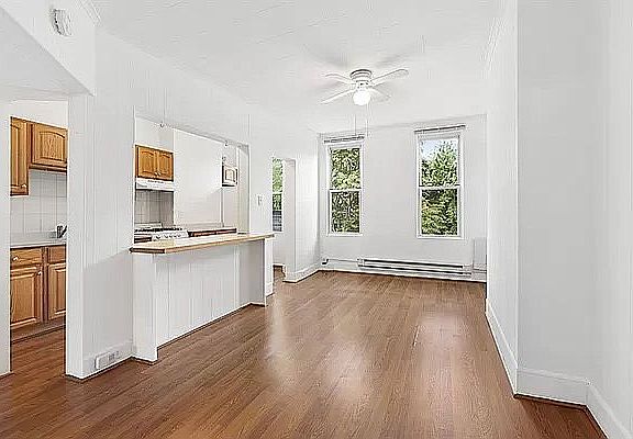 2nd image of 661 Humboldt St #2