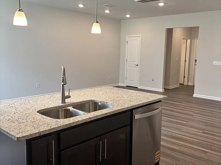 1022 Poets Walk Rd #1 — Photo 4