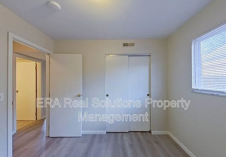 2462 Hiawatha St — Photo 15