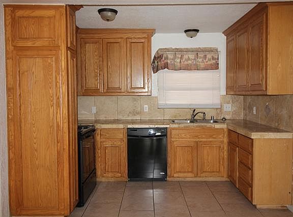 2nd image of 5405 Waltham Ave