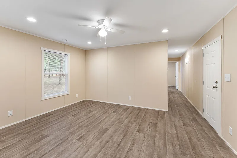 3 bed, 2.0 bath, 1100 sqft, $1,471 — Photo 3