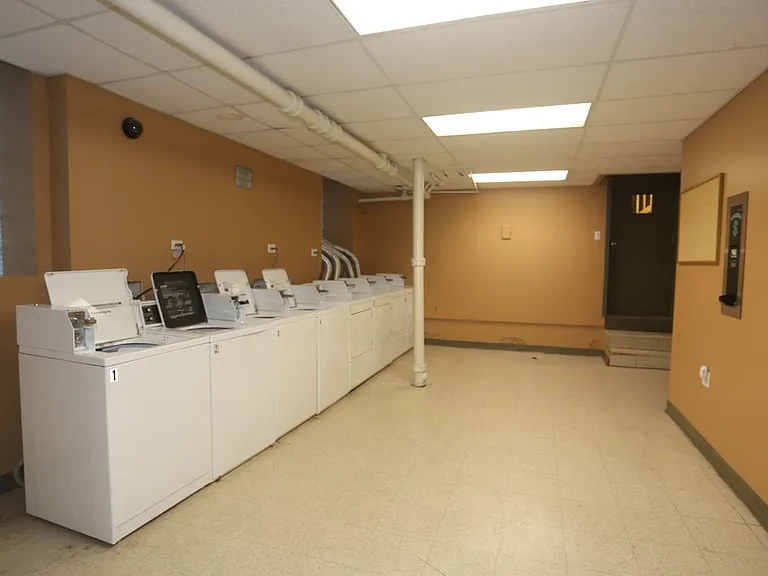 914 W Dakin St #13 — Photo 14