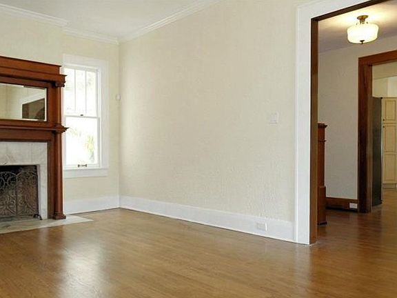 4th image of 4511 W Beachway Dr